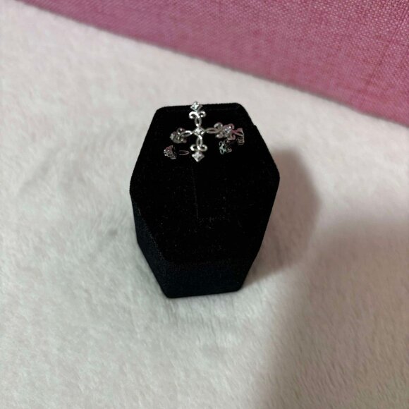 Women's Brand New CZ Accented Filigree Cross Adjustable Size Ring - Picture 9 of 9